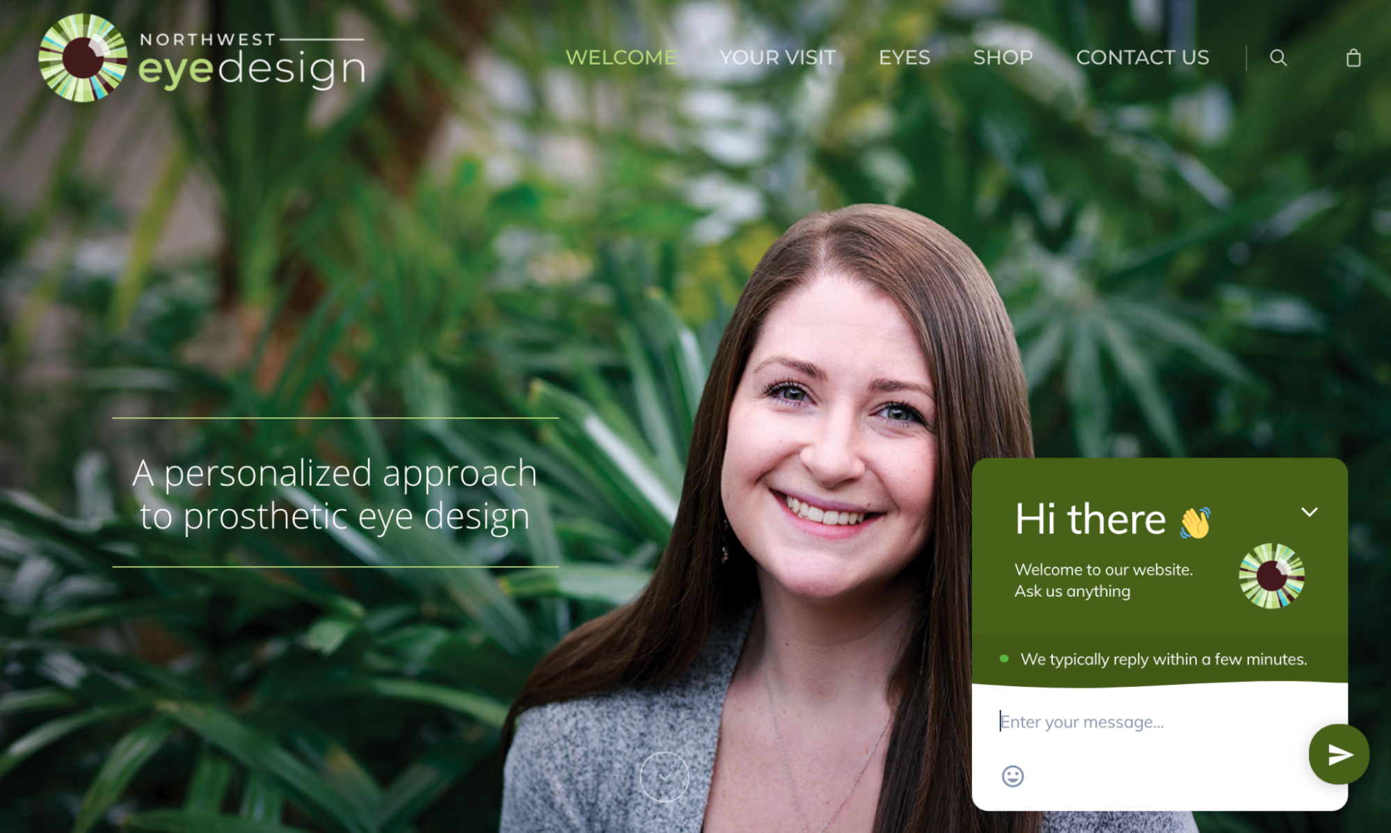 Página de Northwest Eye Design con un chatbot en la parte inferior derecha