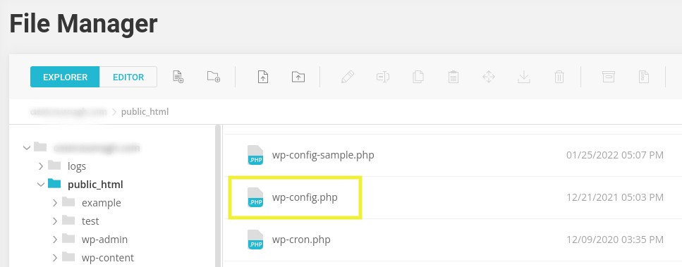 ไฟล์ wp-config.php ถูกเน้นในตัวจัดการไฟล์