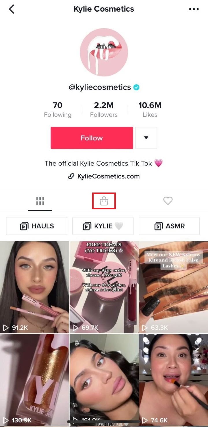 Profilul TikTok cu o filă Cumpărături permite descoperirea și vânzările de produse.