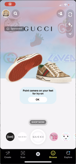 I potenziali clienti possono provare e acquistare scarpe Gucci tramite le lenti AR di Snapchat.