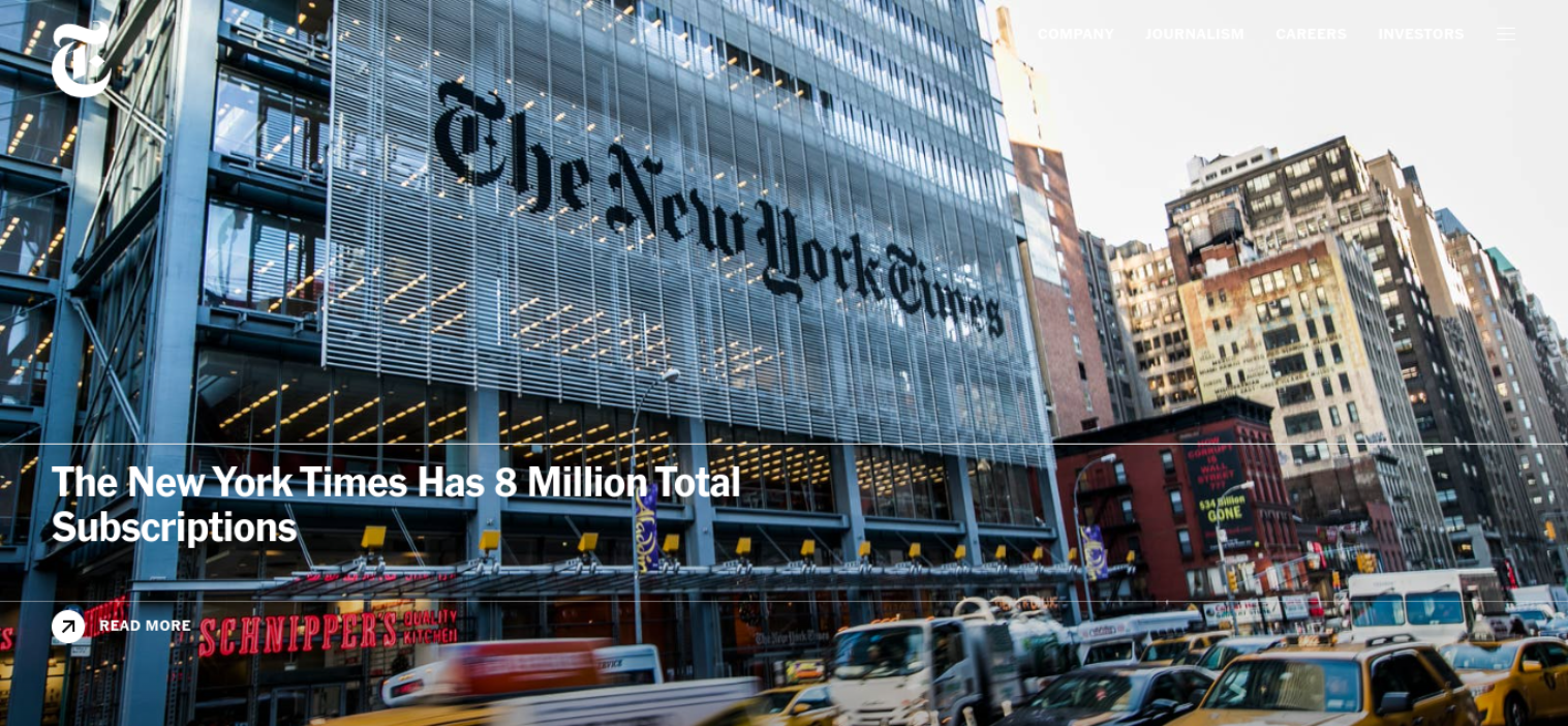 New York şehrinin büyük bir fotoğrafının bulunduğu New York Times ana sayfası