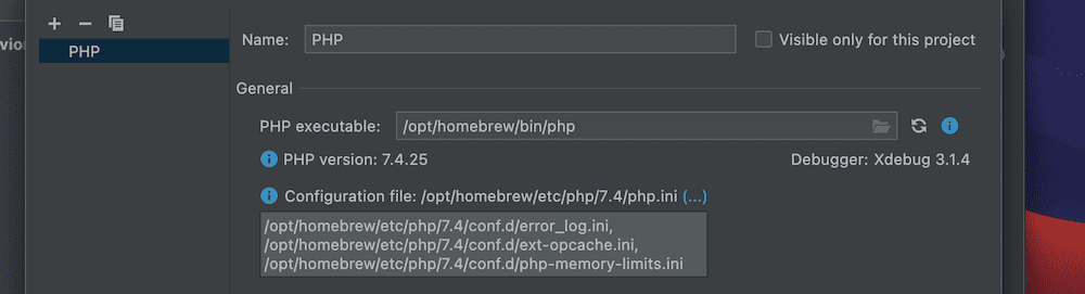 Una pantalla parcial de Más elementos de PhpStorm que muestra el nombre de la configuración, una ruta al archivo ejecutable de PHP, los números de versión actuales de PHP y del depurador, y una lista de archivos de configuración para varios aspectos de la instalación de PHP.