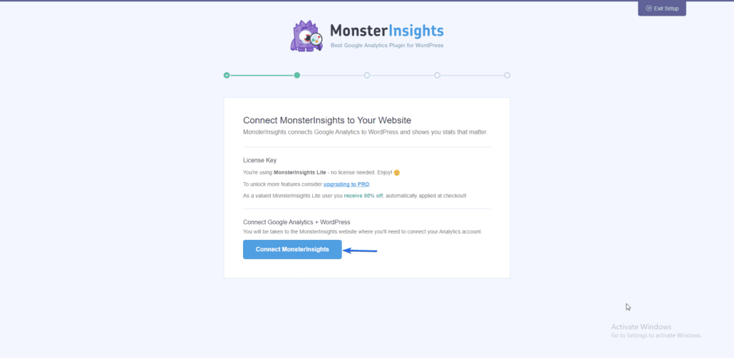 Faceți clic pe Conectați MonsterInsights