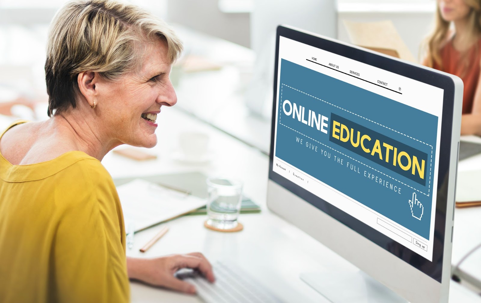 éducation-en-ligne-page d'accueil-e-learning-technologie-concept