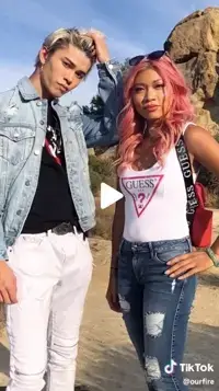 Una captura de pantalla de la cuenta de Guess TikTok