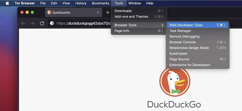 Una finestra Tor Browser che mostra il sito Web DuckDuckGo e il collegamento agli strumenti per sviluppatori Web nella barra degli strumenti principale.