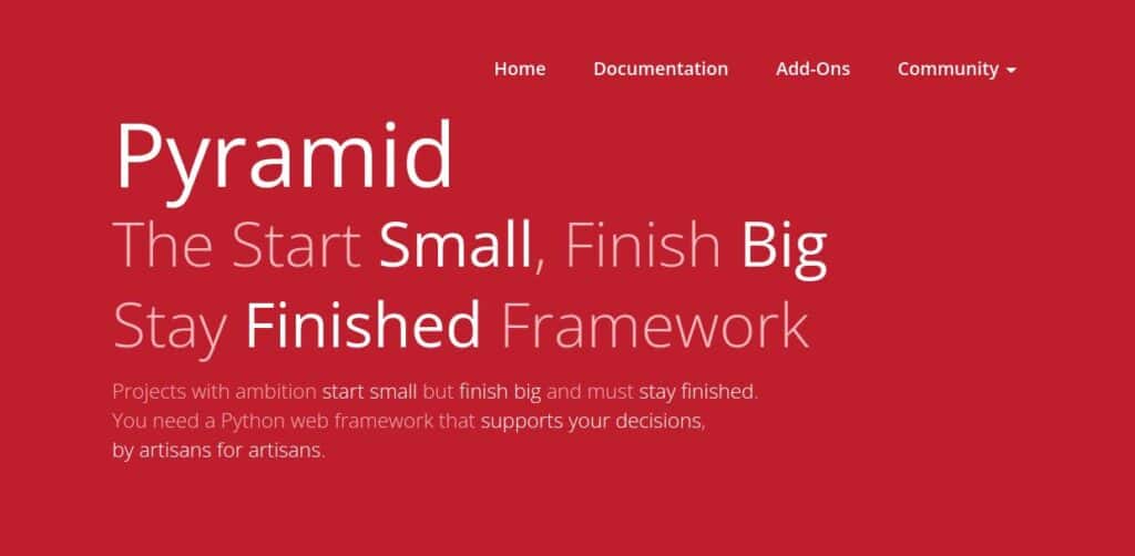 Pyramiden-Homepage mit dem Text „Das Start Small, Finish Big, Stay Focused Framework“.