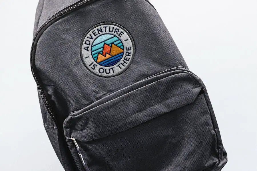 Rucksack-Patch-Mockup-Szene –