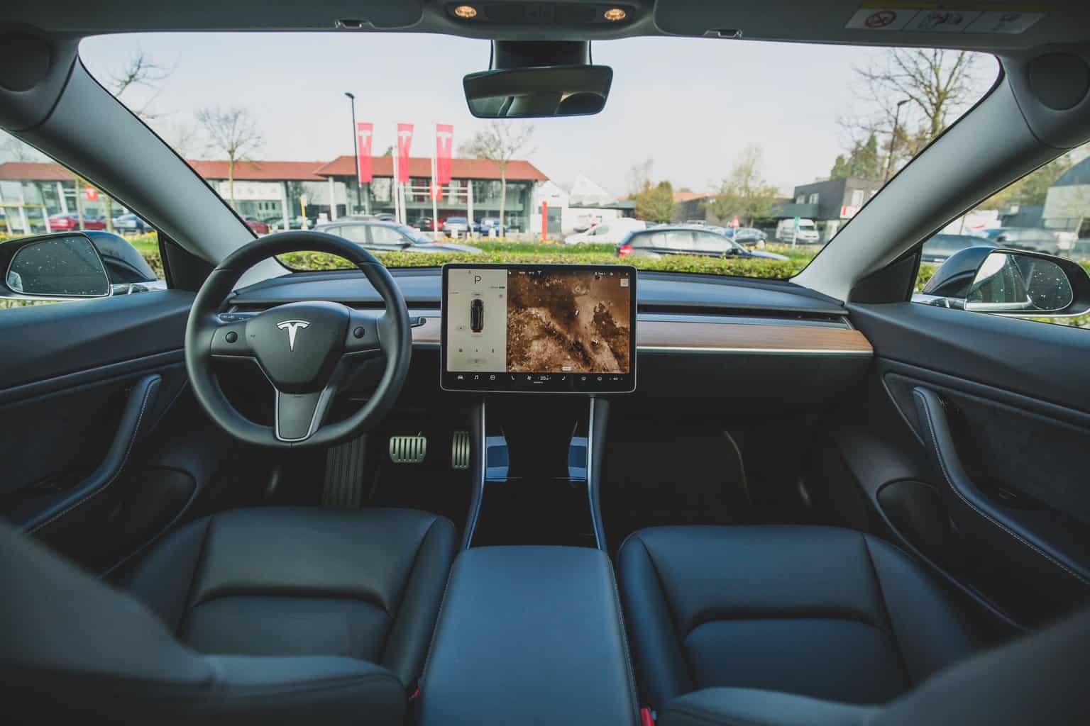 tesla etoro interior