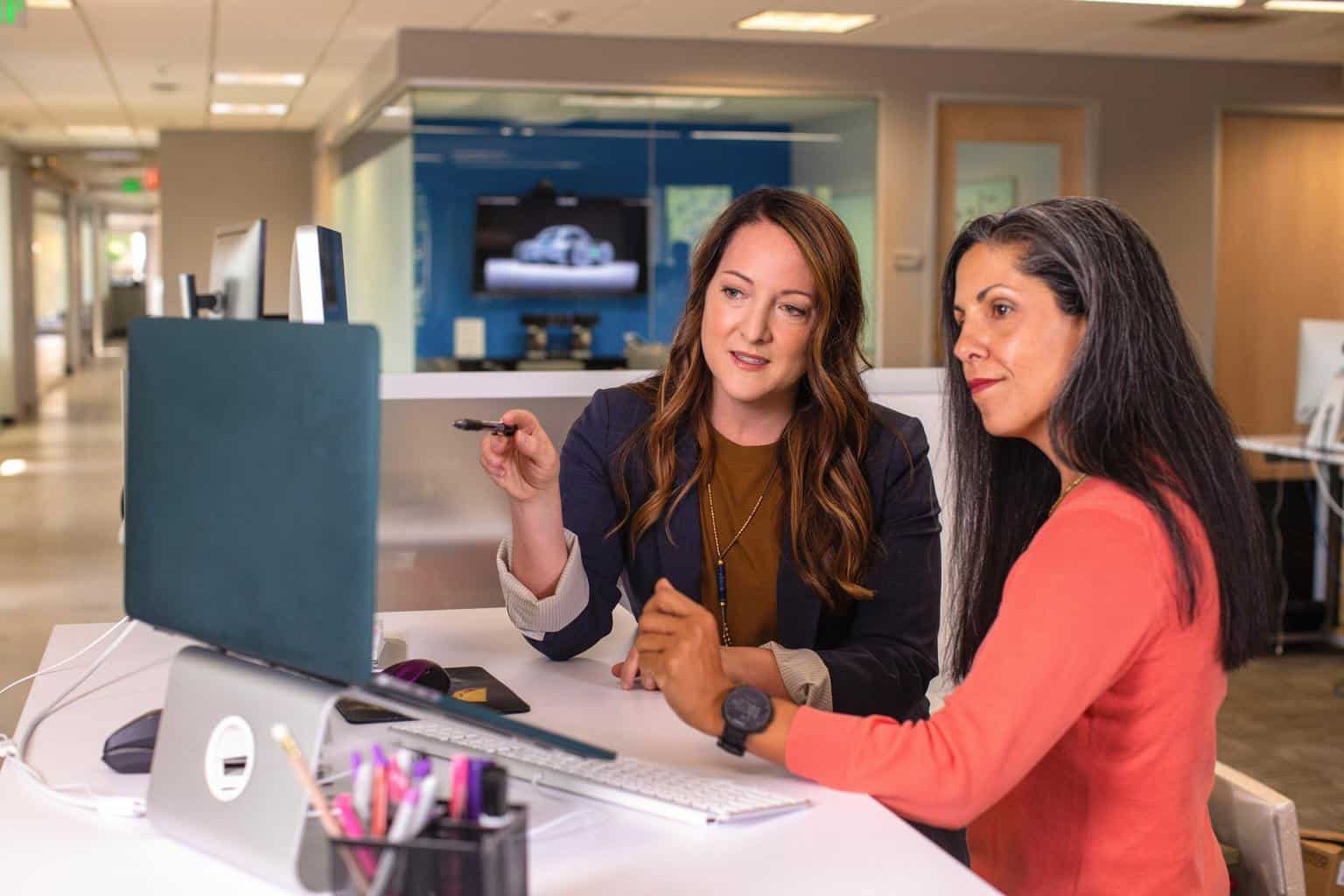 Deux femme d'affaires