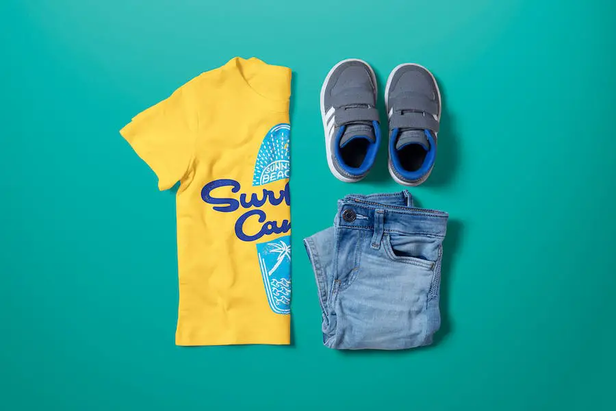 Camiseta Mockup com Gola Redonda Versão Menino -