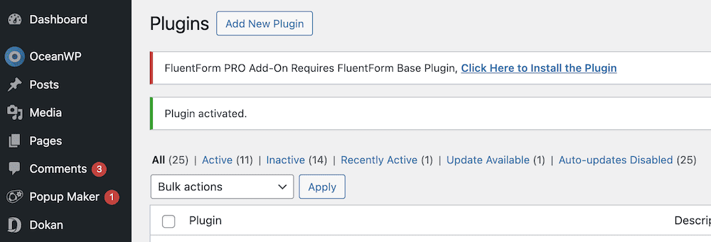 La notifica "Plugin attivato" e la notifica del plug-in Fluent Forms PRO all'interno di WordPress.