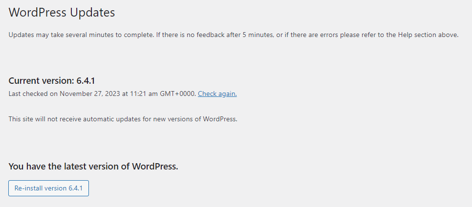 Le moyen le plus simple de réinstaller le logiciel principal de WordPress consiste à utiliser le tableau de bord d'administration de votre site - Tableau de bord → Mises à jour et à sélectionner le bouton Réinstaller.