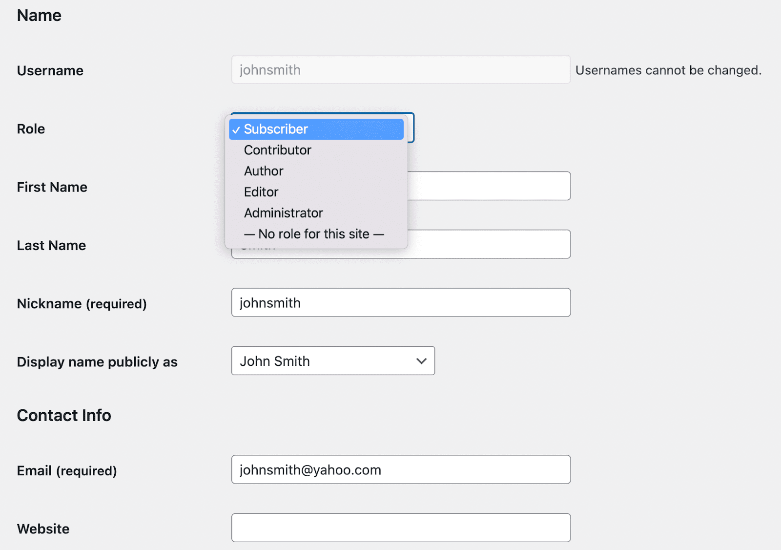 Im Dropdown-Menü „Rolle“ können Sie die am besten geeignete Rolle für diese Person auswählen.