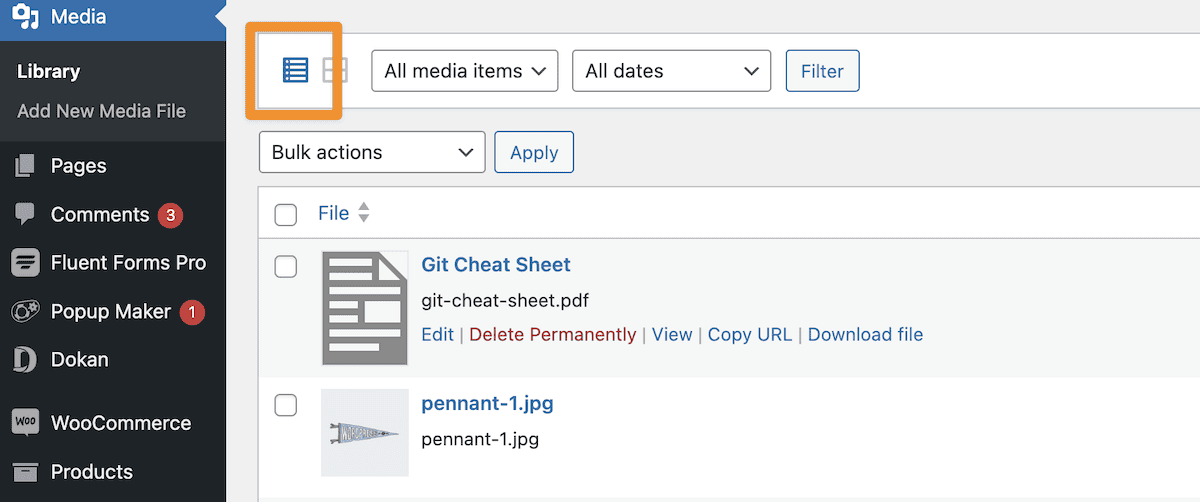 L’écran de la bibliothèque multimédia WordPress mettant en évidence l’option permettant de transformer la vue grille de la bibliothèque en vue liste.