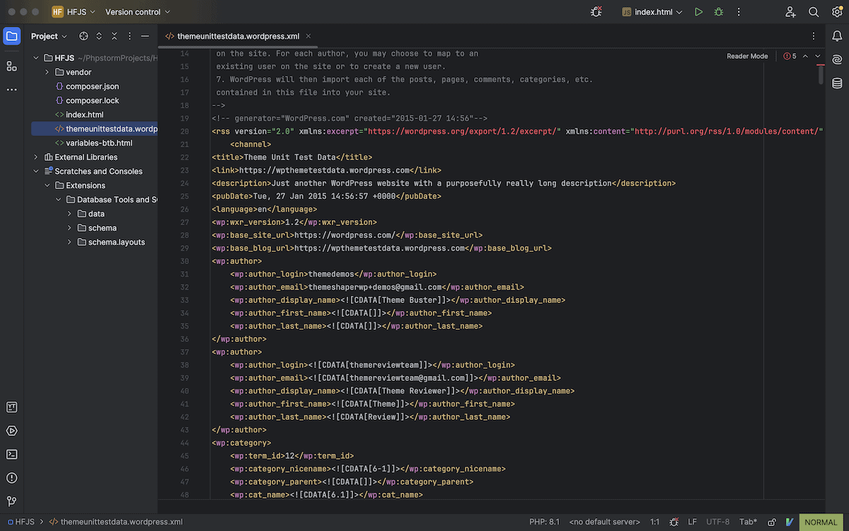 PhpStorm 介面在螢幕上顯示 XML 檔案。