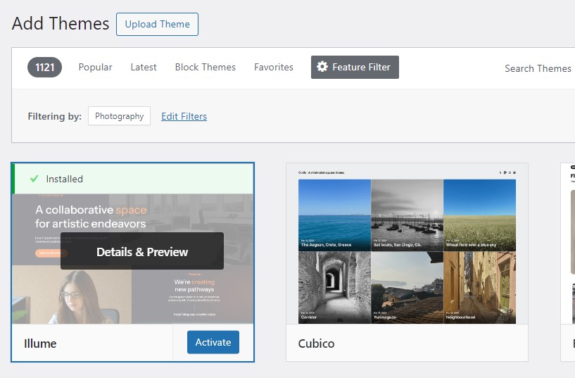 موجز مستودع سمات WordPress.org في لوحة تحكم موقع WordPress يعرض سمات التصوير الفوتوغرافي مع تحديد سمة Illume.