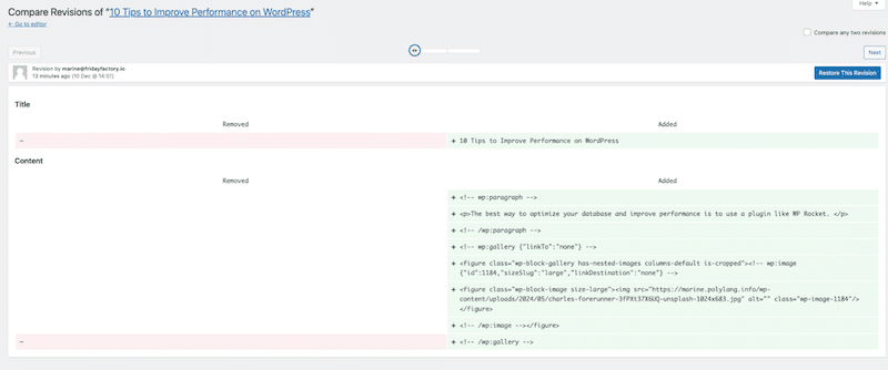 赤と緑の背景 - 出典: 私の WordPress リビジョン インターフェース